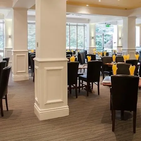 Quality Leeds Selby Hotel 3*