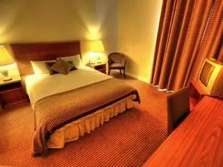 Quality Leeds Selby Hotel 3*