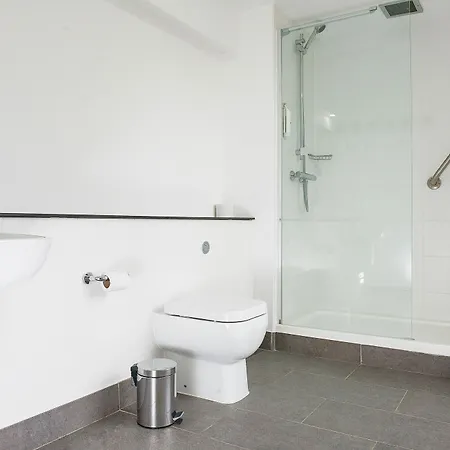 Quality Leeds Selby South Milford