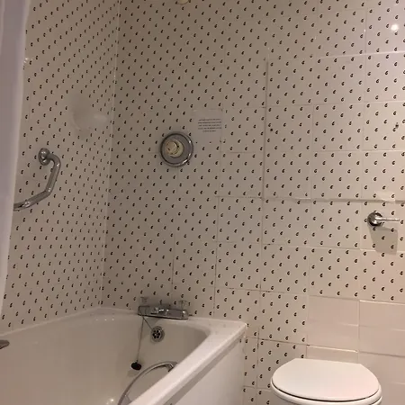 Quality Leeds Selby Hotel 3*